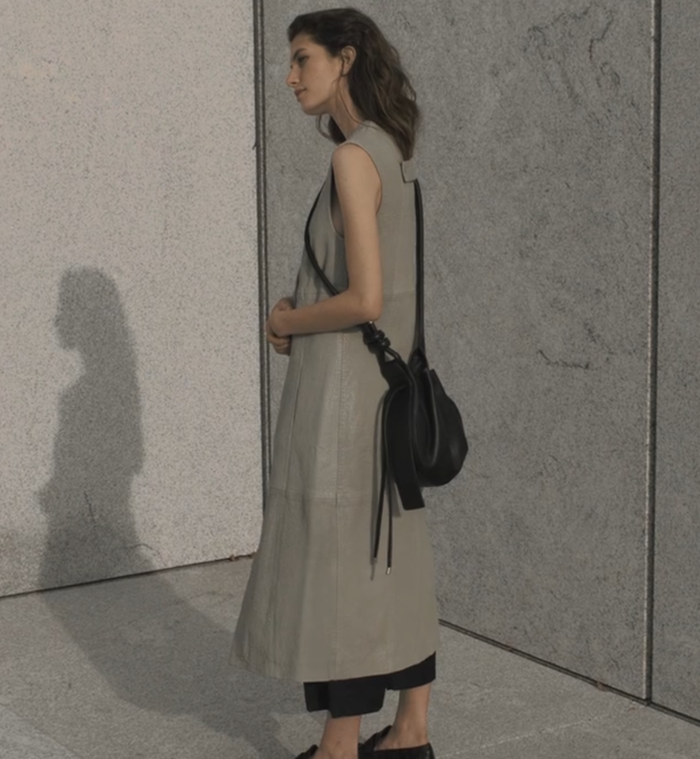 behno woman grey