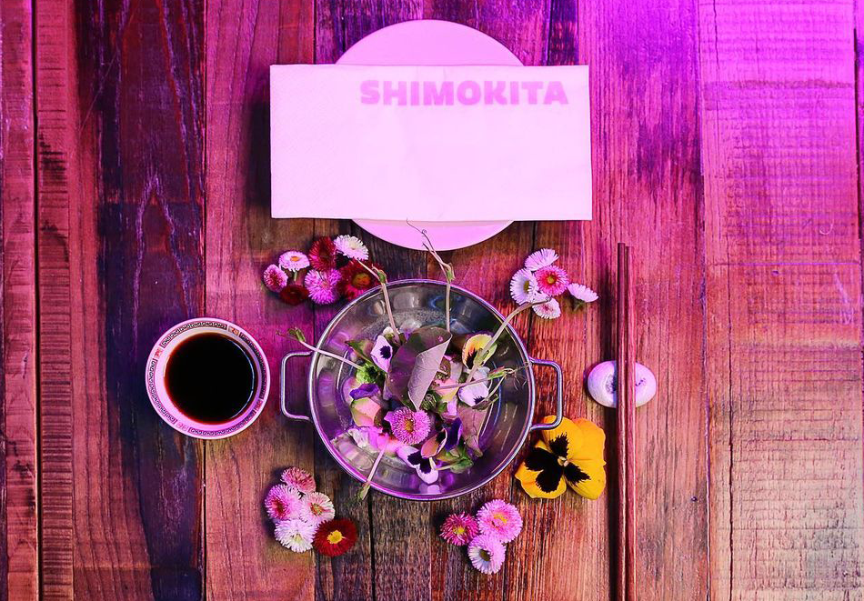 plate setting flowers